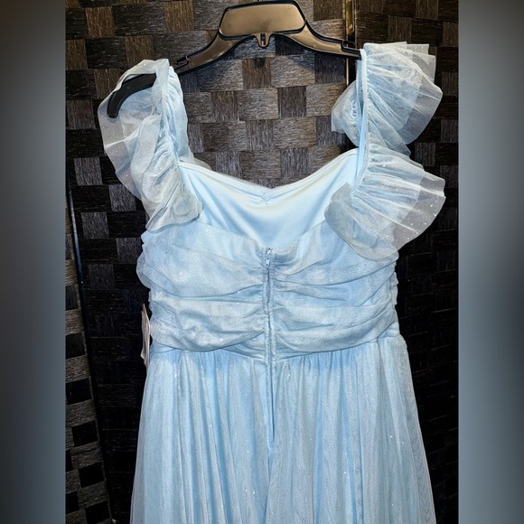 ✨Cinderella Vibes: Baby Blue Glitter Gown | Size 14W✨ - Picture 3 of 5